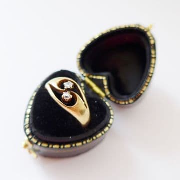 Antique Art Nouveau Diamond Engagement Ring 18ct Yellow Gold C.1890 & Heart Box