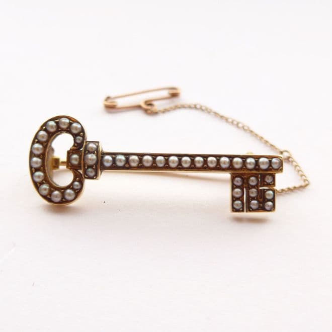 Antique Victorian Key Brooch - 18ct Gold & Pearls C.1890s 