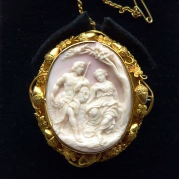 Rare Scene Antique Shell Cameo High Relief Venus & Adonis Shakespeare  C.1860